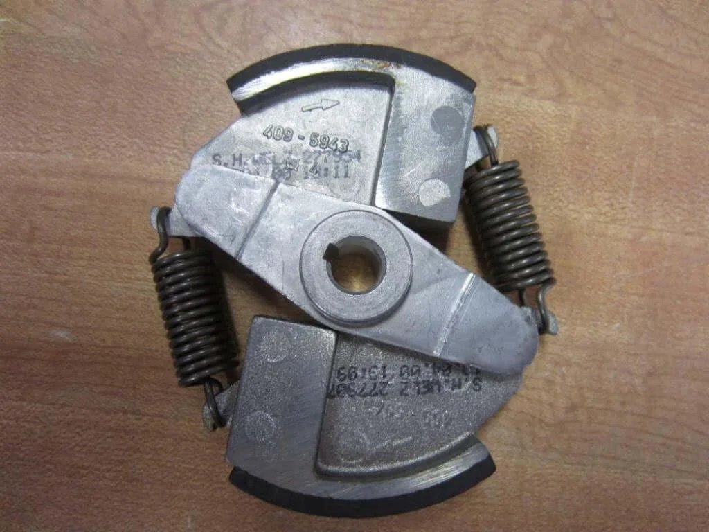 Top view of SH Welz 050-23607 05023607l Re-Wrap Clutch with visible 3/8 bore and springs, designed for belt-driven systems.