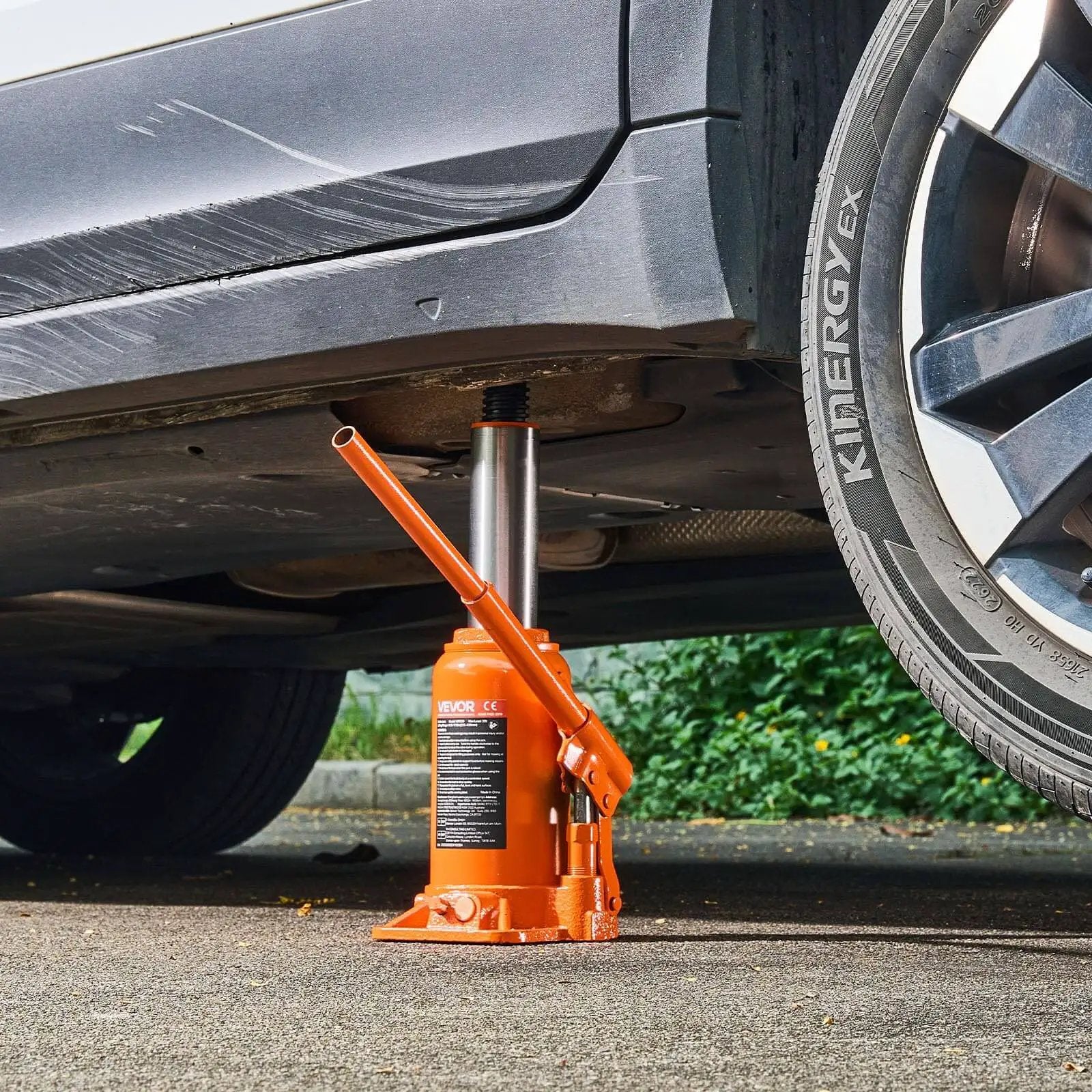 Heavy Duty 20 Ton Hydraulic Bottle Jack With 7.5 To 14 Inch Lift Range All Welded Construction Three Section Long Handle lifting SUV