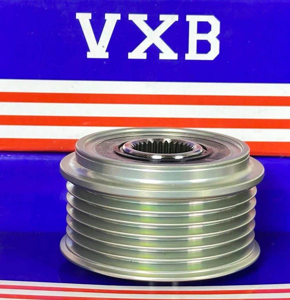 F‑587371 Alternator Clutch Pulley For Hyundai Elantra 17-20 Kona 18-21, side view with silver finish and ridged design.