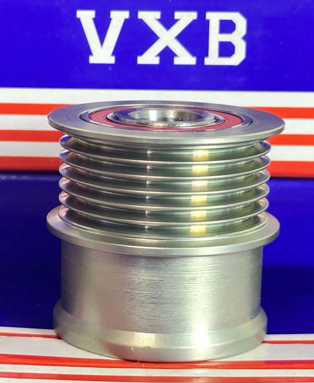 04E903201E Alternator Pulley Clutch - Freewheel Pulley for Audi VW Seat & Skoda, side view of aluminum pulley with grooves.
