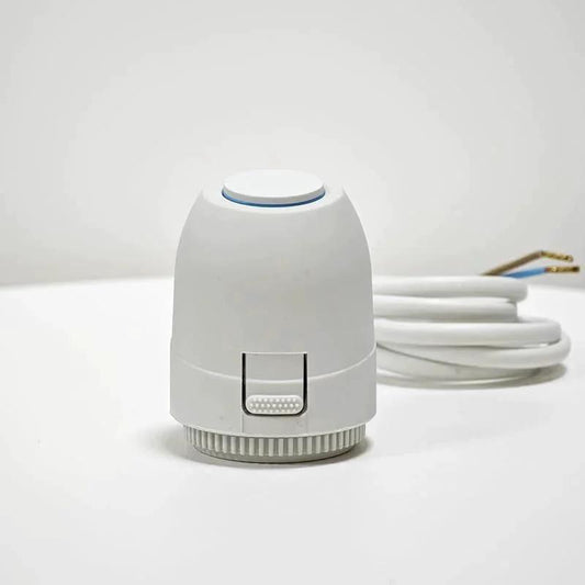 Front view of 2W Normally Closed 24V Electric Thermal Actuator For Underfloor Heating Systems IP54 Waterproof Thermostat Valve