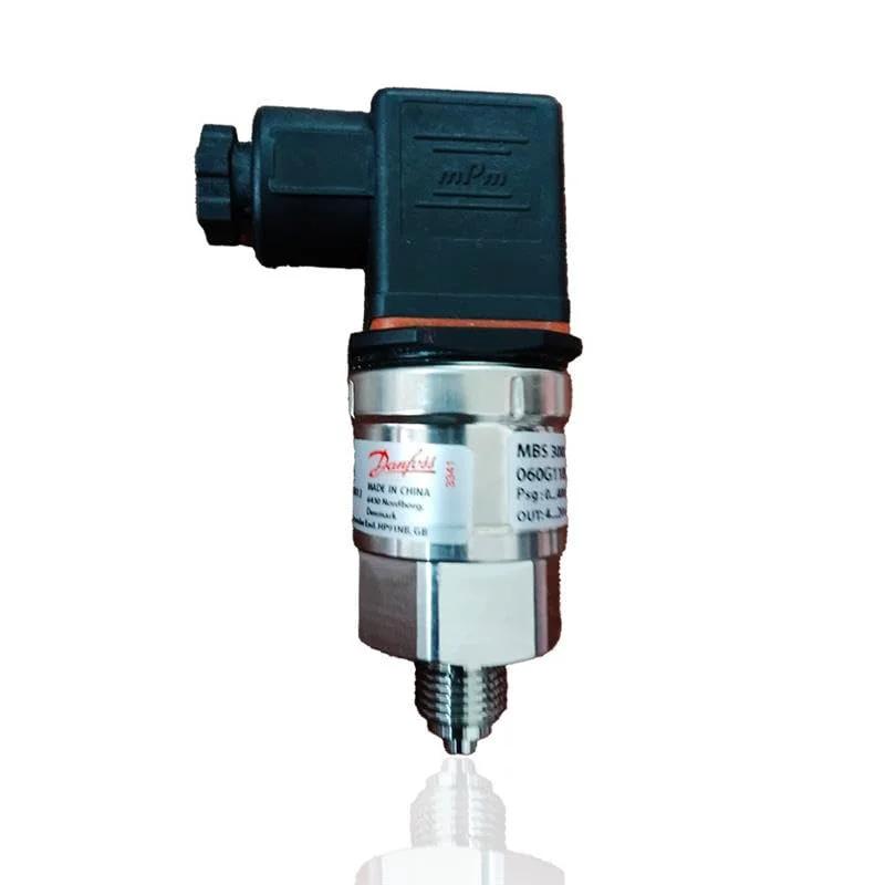 Industrial Pressure Transmitter With 4 To 20 mA Output For HVAC Hydraulics And Industrial Automation Systems In Stainless Steel Construction With 0 To 10 Bar Range Delivers High Accuracy And Rock Solid Readings