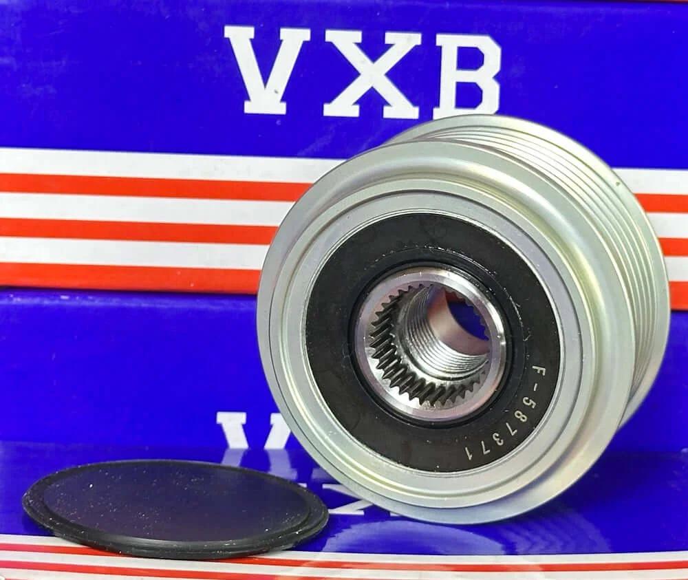 F‑587371 Alternator Clutch Pulley For Hyundai Elantra 17-20 Kona 18-21, front view showing metal construction and gear.