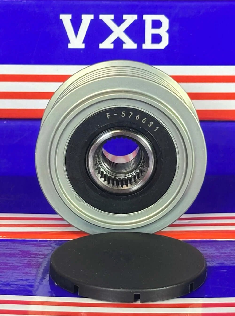 F-576631 Alternator Freewheel Clutch for Hyundai vehicles, showing front view with metal and plastic components.