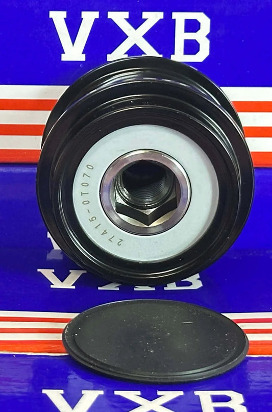Front view of 27415-0T070 Over Running Alternator Pulley for TOYOTA Camry Corolla on display with hexagonal nut opening.