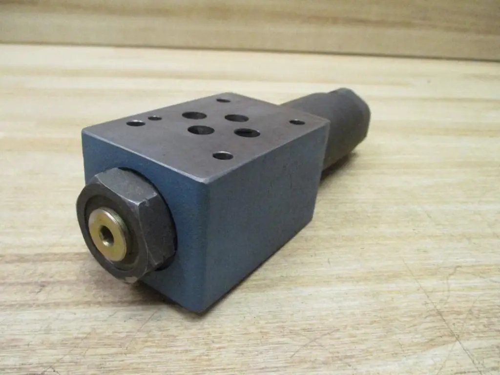 Hydraulic Directional Valve FE3 SB PH M01 S50, 9810161156, high-pressure 4500 PSI, M10-1.25 thread, single unit for industrial use