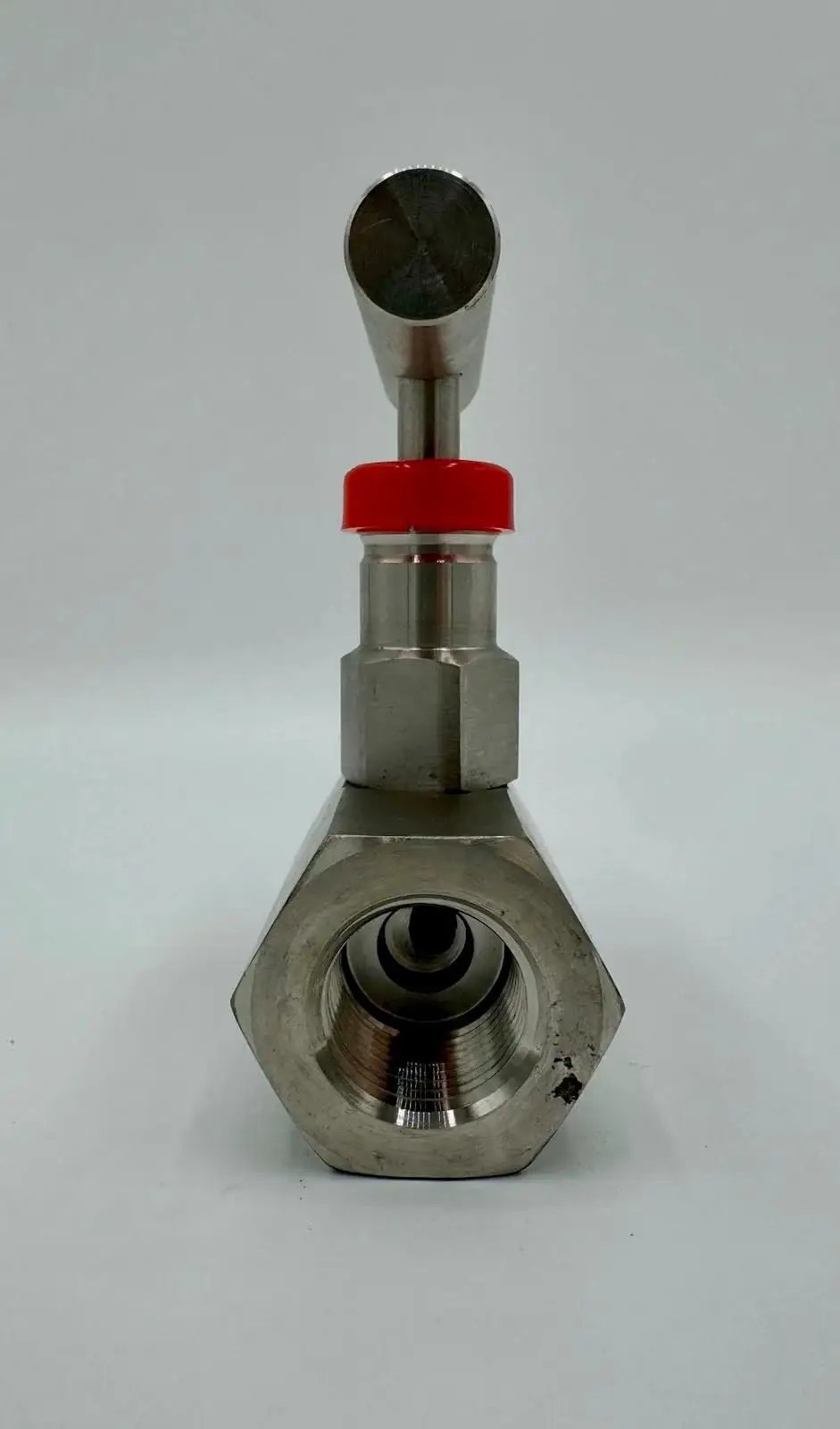 Front view of SS316 Stainless Steel High Pressure Needle Valve 10000 PSI One Half Inch NPT NACE Compliant MXF Series