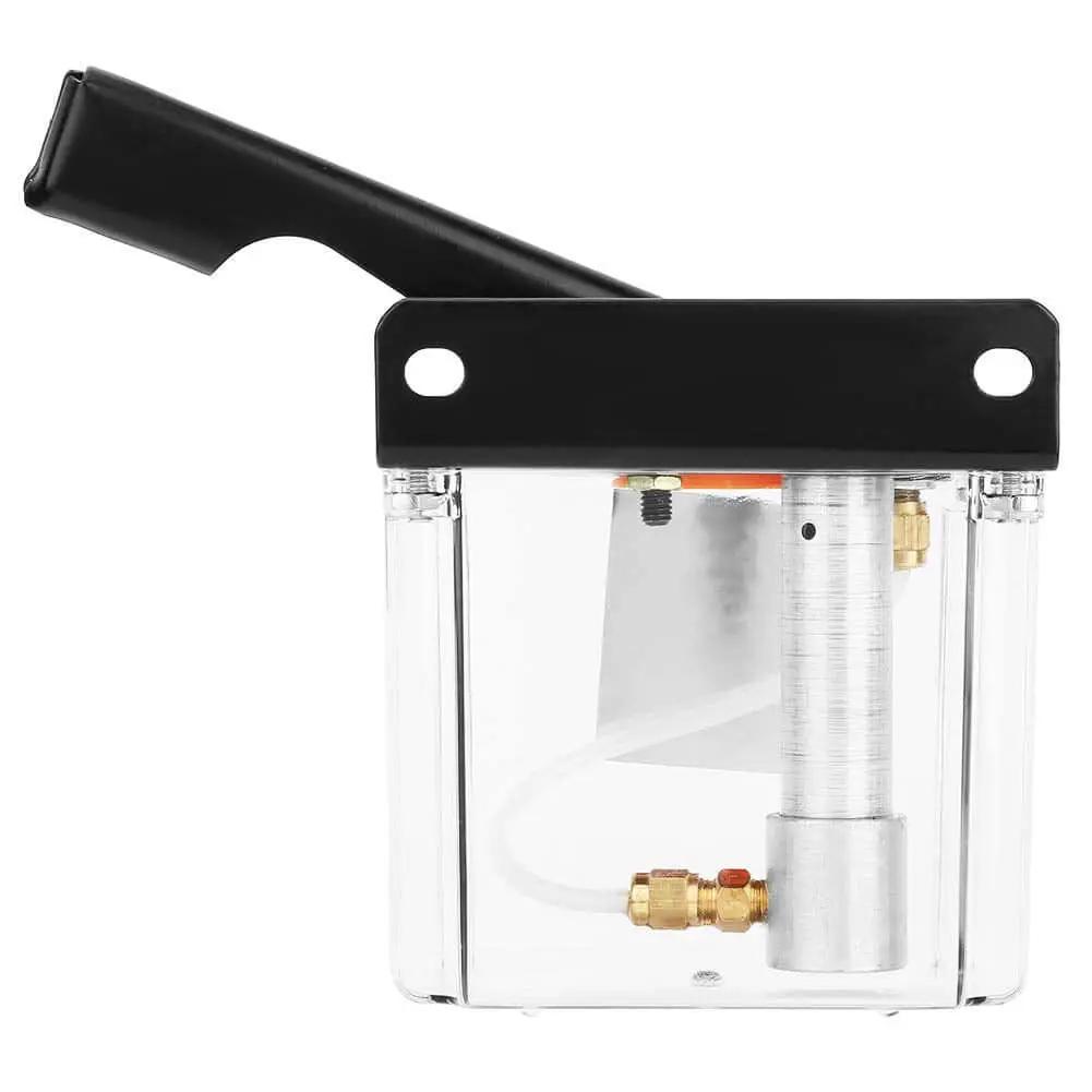 Right Hand Operated Manual Lubricating Pump 650cc for CNC Machine Tools with easy push handle and slick piston design