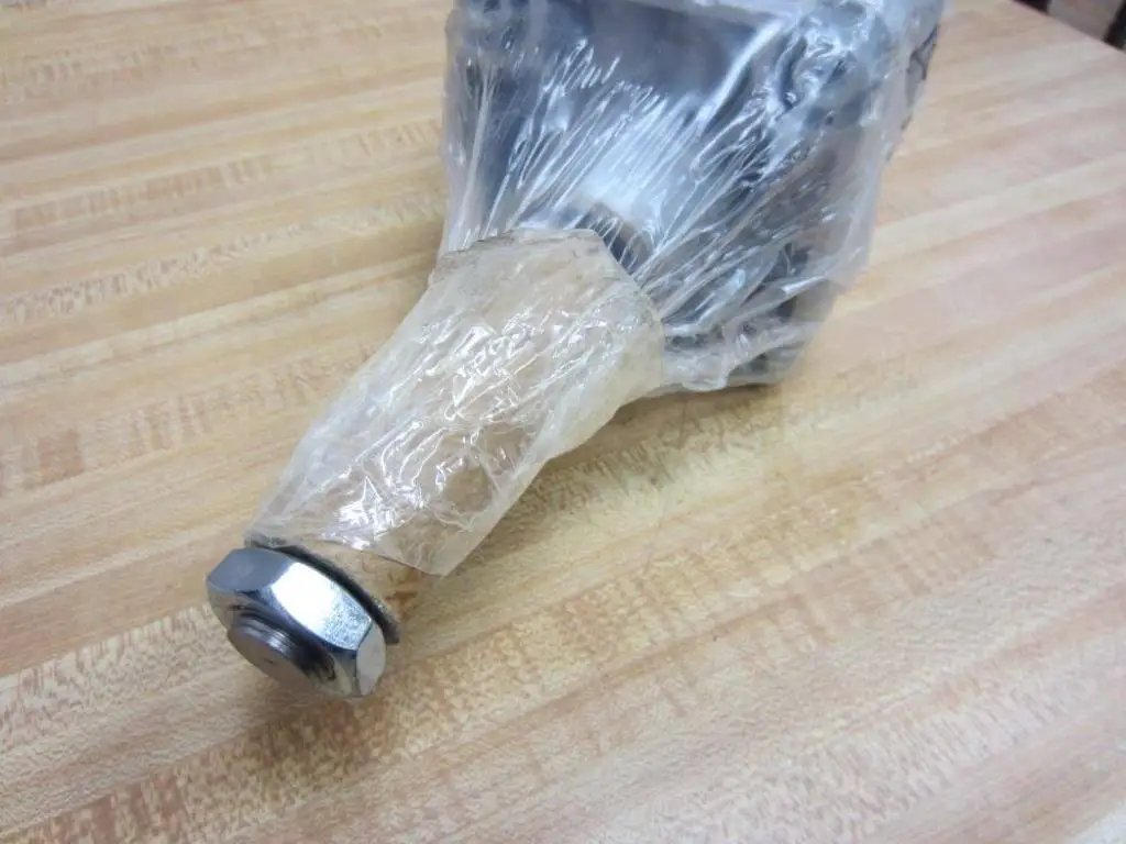 Pneumatic cylinder single unit Ø100/125 mm, part 0 822 355 714 / 0822355714 replacement actuator sealed in plastic