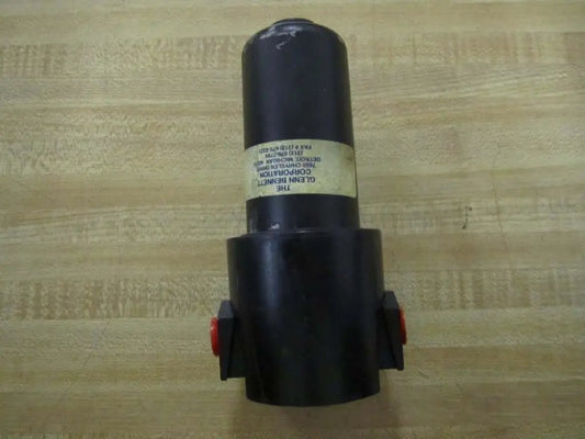 Valve 9 821 233 101 with one eighth inch top thread and one quarter inch side thread for hydraulic systems front view