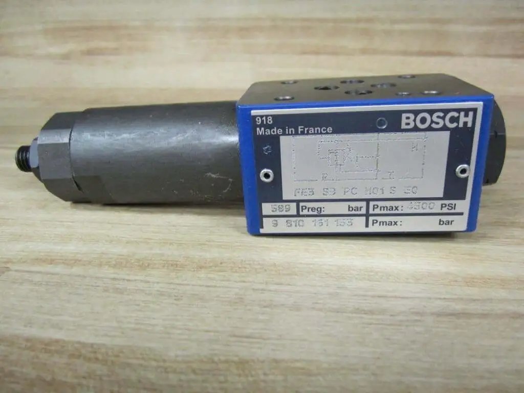 FE3-SB-PC-M01-S-50 Single Hydraulic Spool Valve, 4500 PSI, directional unit for fluid power systems, close-up view.