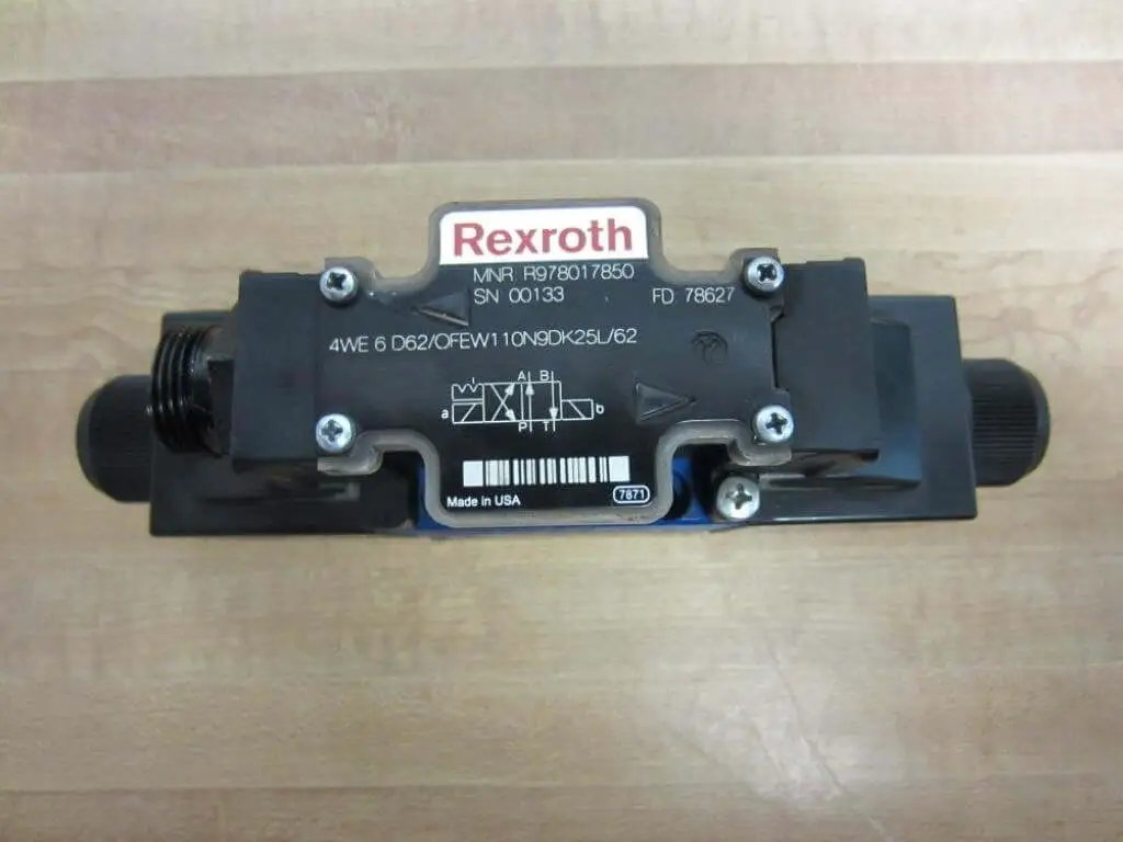 Directional hydraulic control valve 4WE6 D62 OFEW110N9DK25L/62 R978017850 single solenoid valve with 5-pin connector R900021464