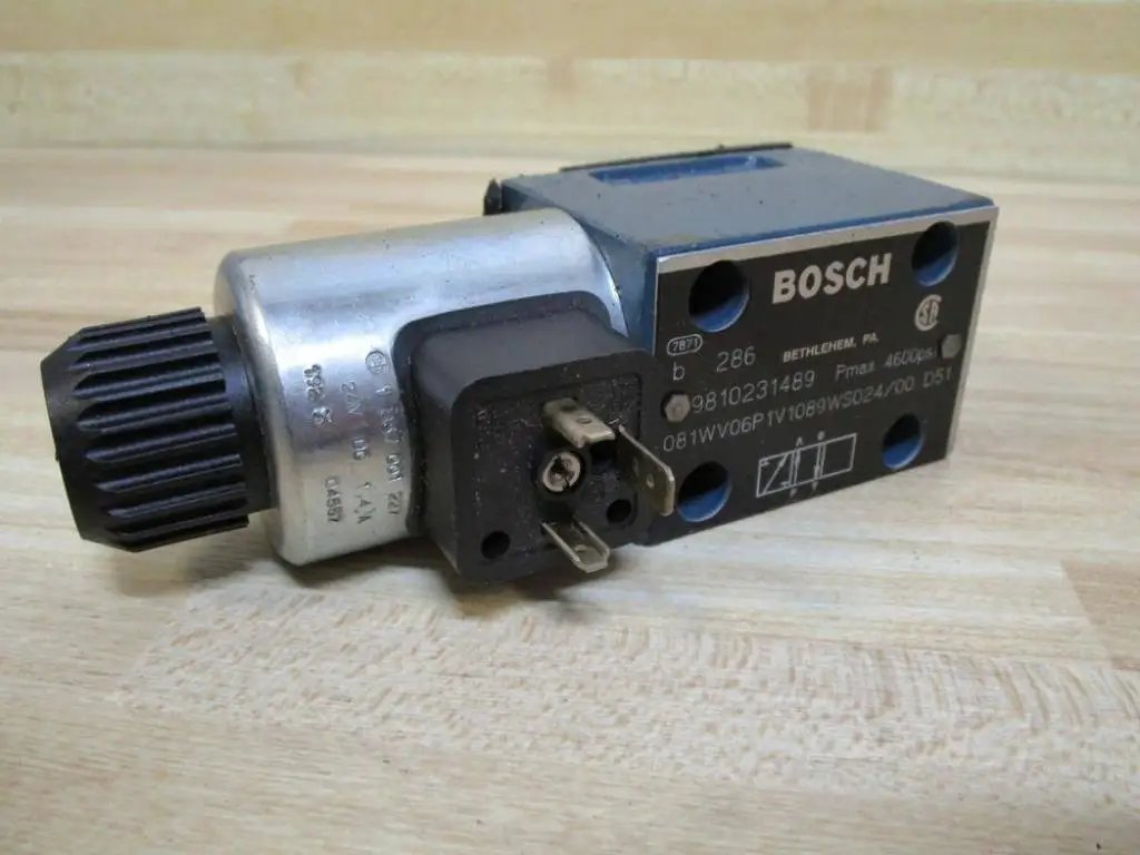 081WV06P1V1089WS024 proportional valve cartridge single unit for 4600 PSI systems, D51 control spool close-up side view