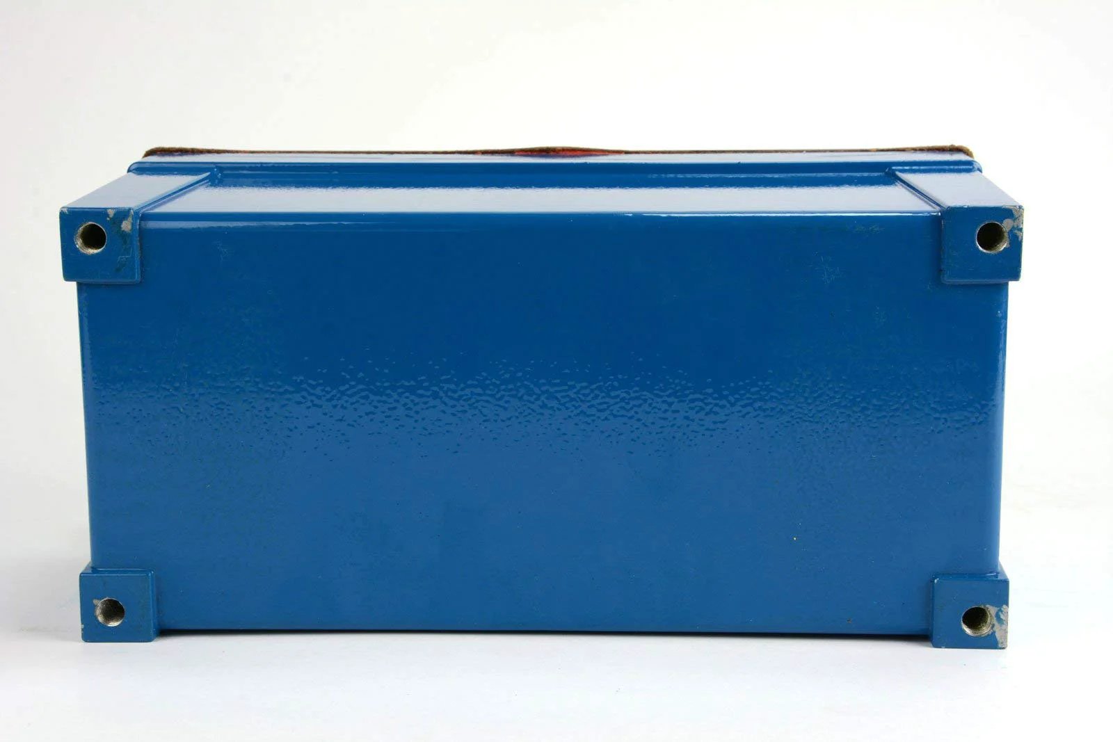 Side view of High Pressure Air Hydraulic Pump Power Pack Unit With 10K Psi And 103 Cu In Capacity, Compact Portable Design, TUFFCOAT Finish.