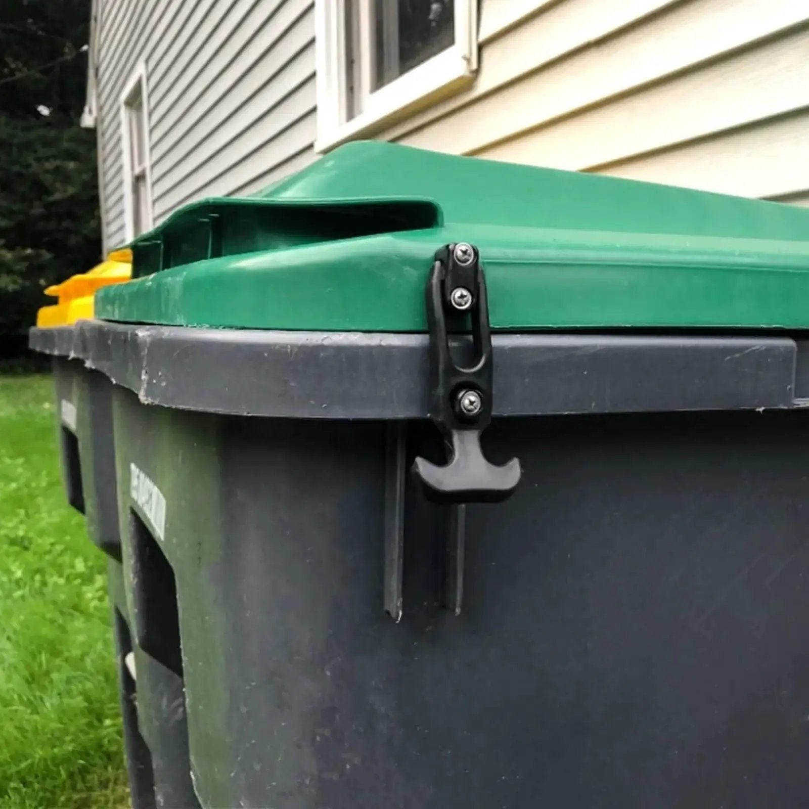 Six Pack Rubber T Handle Draw Latch 4.3 Inch Hasp For Tool Boxes And Equipment installed on a trash bin