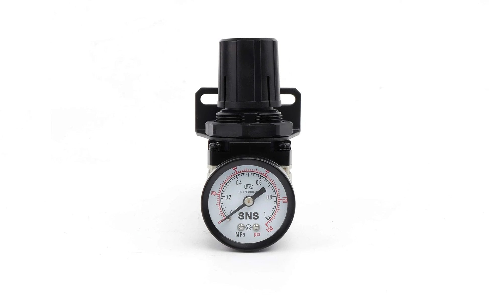 Front view of Adjustable 0 To 150 PSI Air Compressor Regulator With Gauge And Bracket One Quarter Inch NPT Female Thread Aluminum AR2000 N02