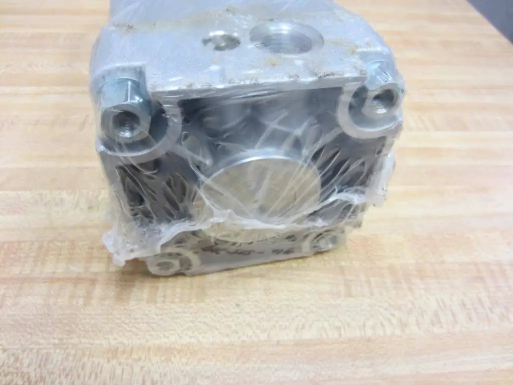Pneumatic cylinder single unit Ø100/125 mm, part 0 822 355 714 / 0822355714 replacement actuator, max 10 bar, sealed packaging view