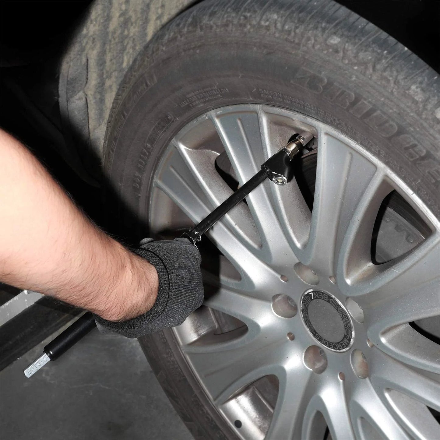 Heavy Duty Dual Head Pencil Style Air Pressure Gauge With Extended Tube 10-150 PSI used on a car wheel