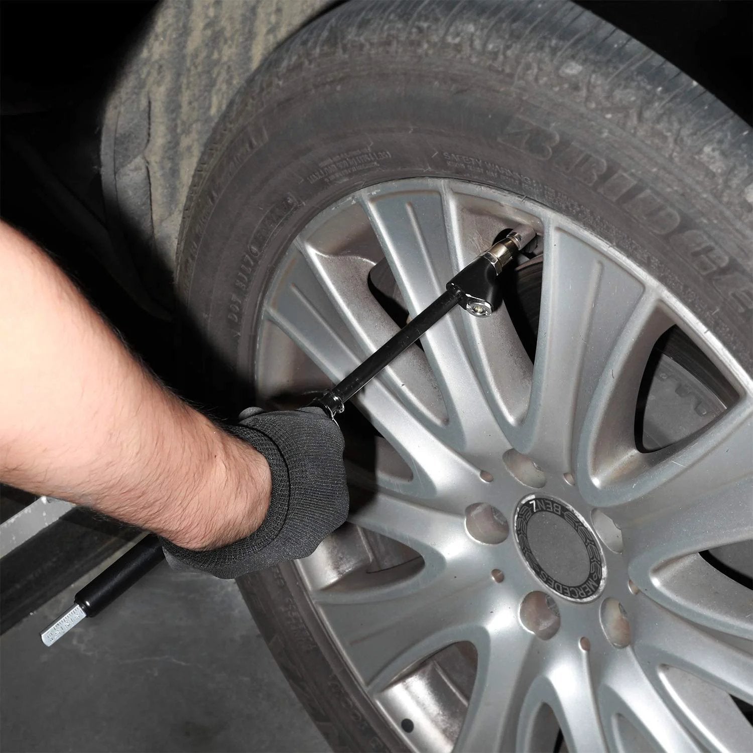 Heavy Duty Dual Head Pencil Style Air Pressure Gauge With Extended Tube 10-150 PSI used on a car wheel