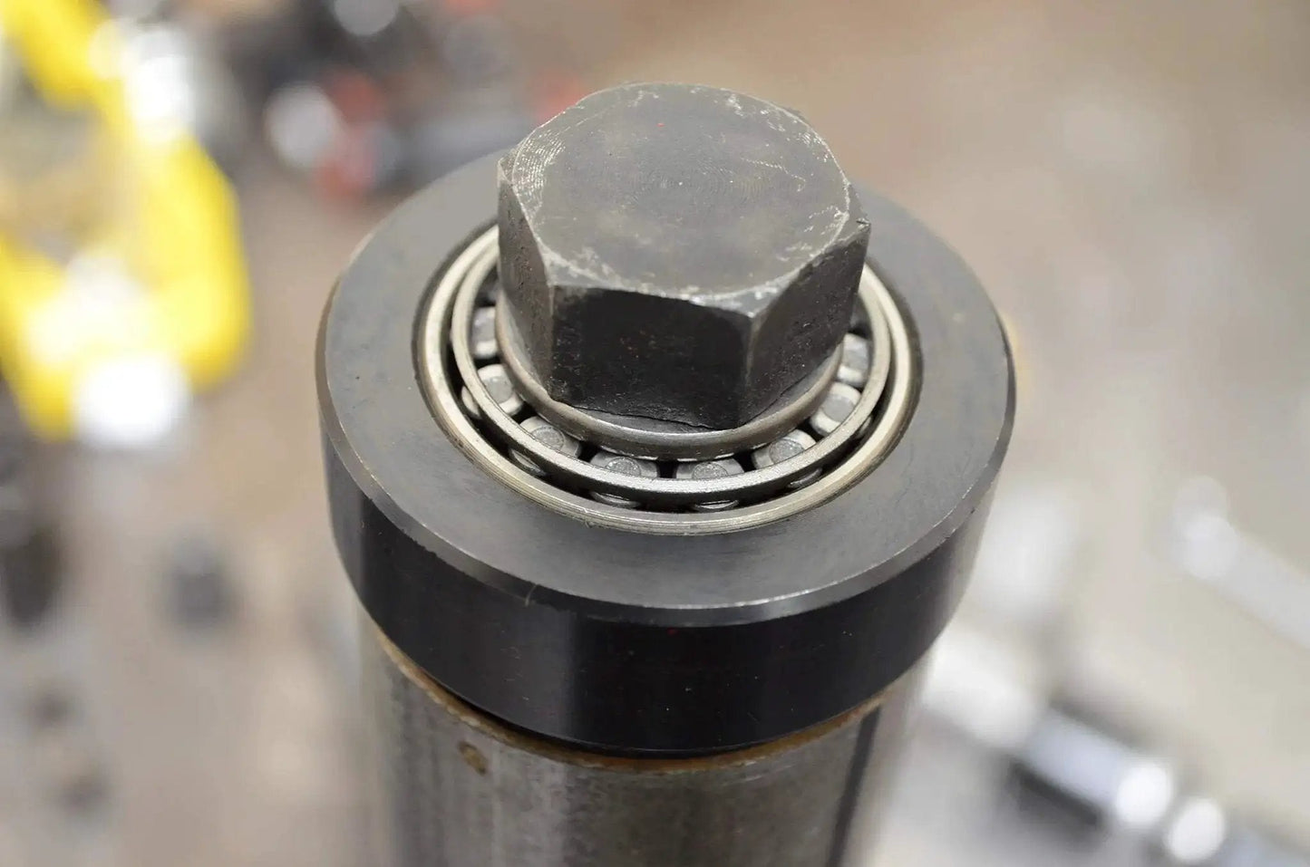Close-up of an Exhaust Pipe Stretcher Kit Heavy Duty Expander For Small To Large Exhaust Piping showing a steel expander component.