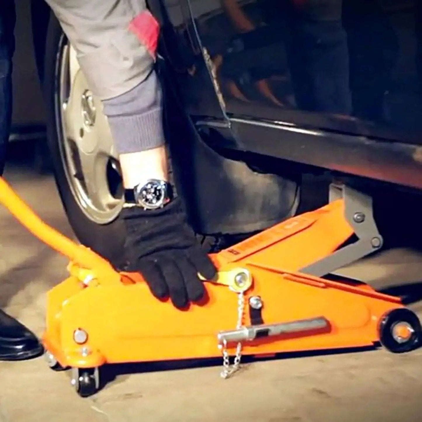 Aluminum Grooved Magnetic Jack Pad Pinch Weld Frame Rail Adapter For Cars used with orange floor jack under vehicle