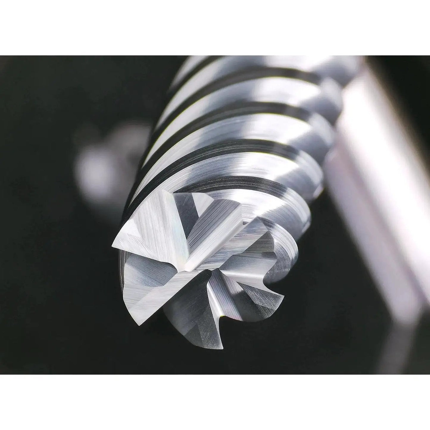 Carbide End Mill 6 Flute Square Milling Cutter With 50 Degree High Helix For High Hardness Steel Finishing close-up view