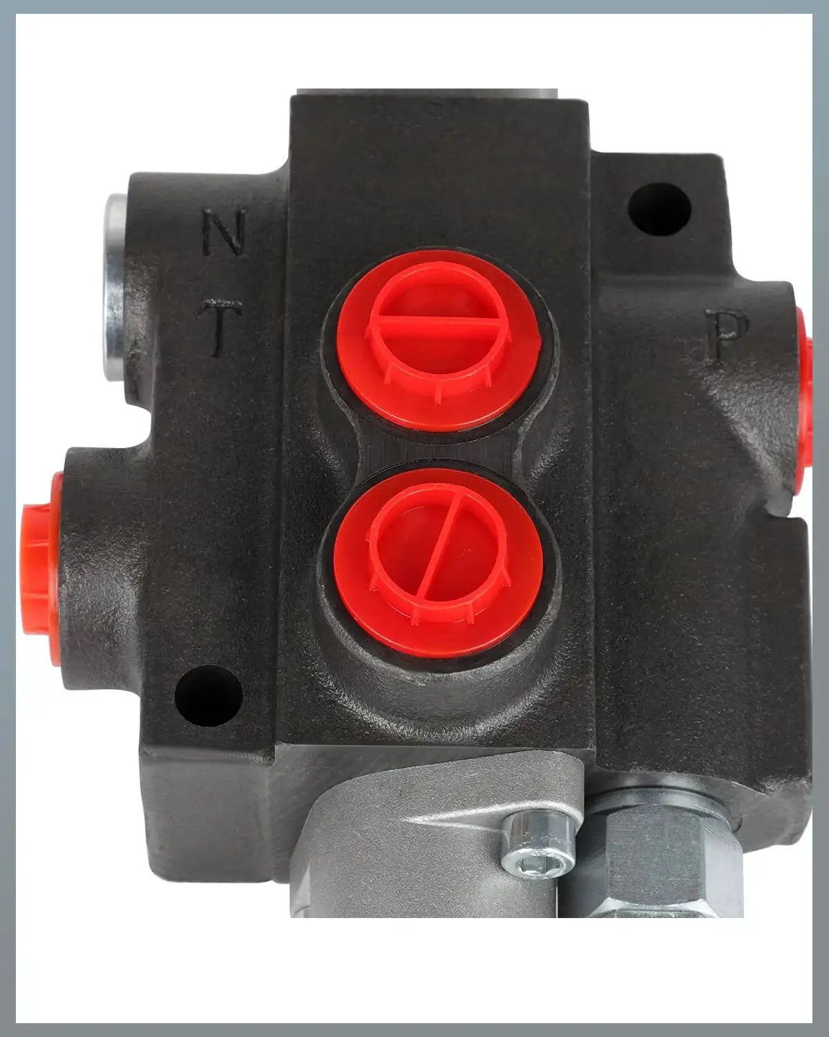 Close-up of One Spool Hydraulic Pro Grade Flow Control Valve With 11 GPM At 3600 PSI G Ports details, showing red port connections.