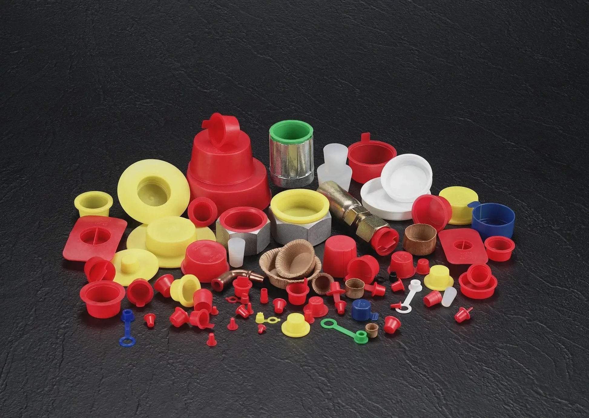Assorted red tapered cap and plug set for T Series LD-PE with various sizes, suitable for SAE fittings and hydraulic equipment protection.