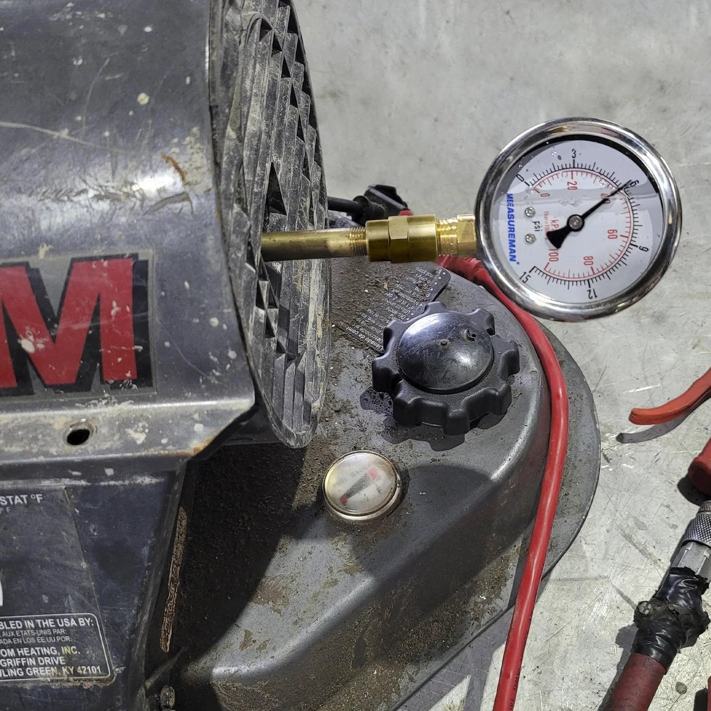 Heavy Duty Liquid Filled Air Gauge Kit For Portable Oil Fired Heaters 0 To 15 PSI attached to heater for pressure testing