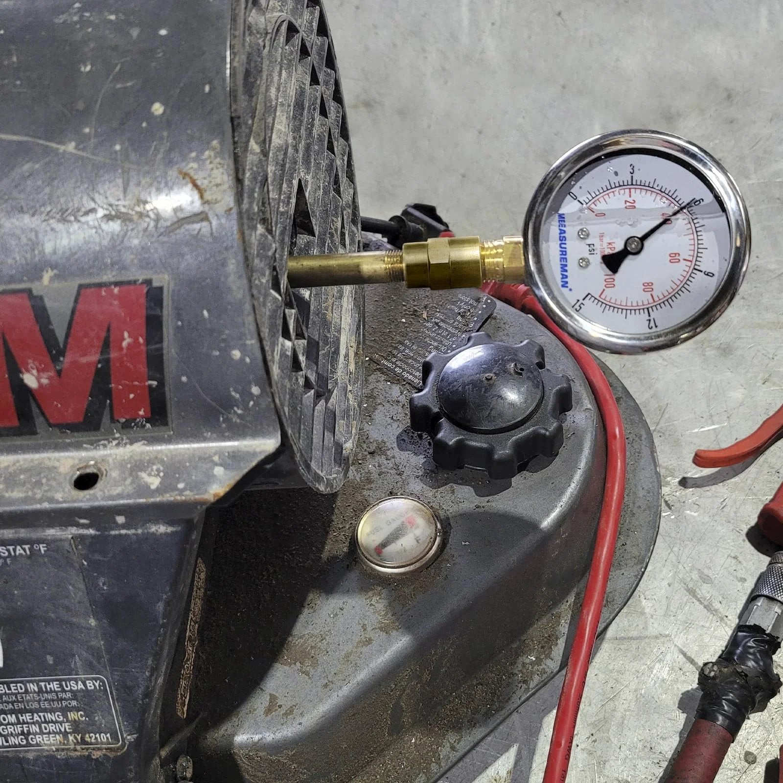 Heavy Duty Liquid Filled Air Gauge Kit For Portable Oil Fired Heaters 0 To 15 PSI attached to heater for pressure testing
