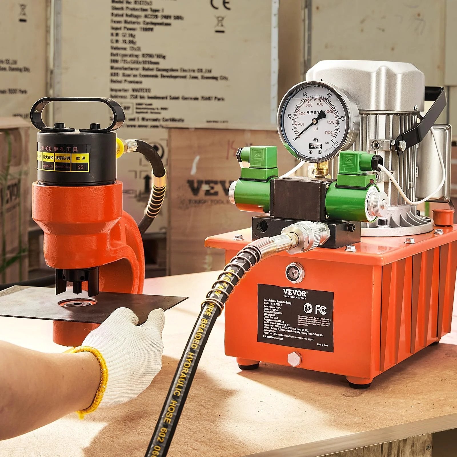 Beefy 10000 PSI Hydraulic Electric Pump With Double Acting 750W Copper Core Motor And 8L Power Pack Cylinder in use