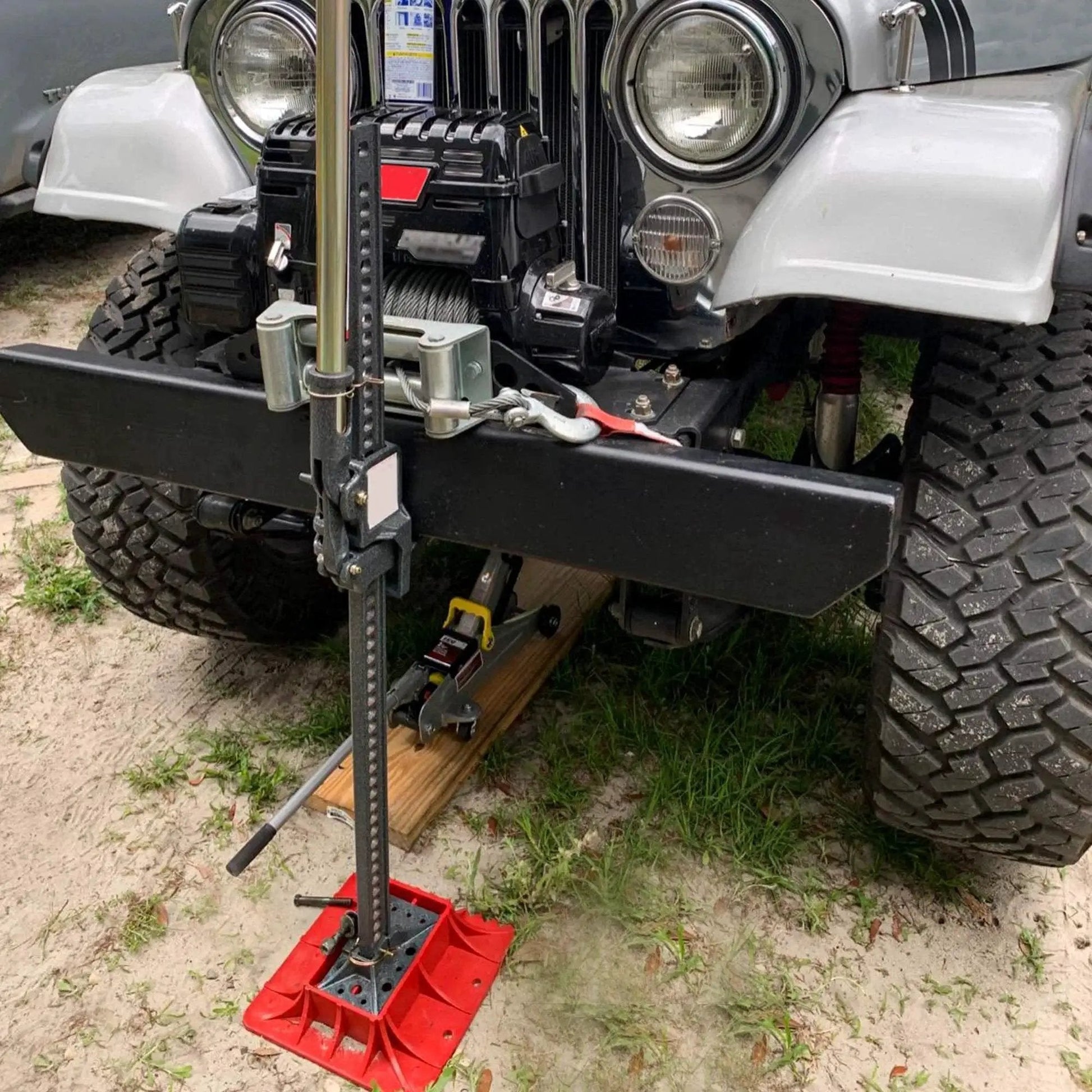 Off Road Base Jack Stand With PP Pad To Alleviate Hoist Sinkage For Most Jacks installed under lifted vehicle.