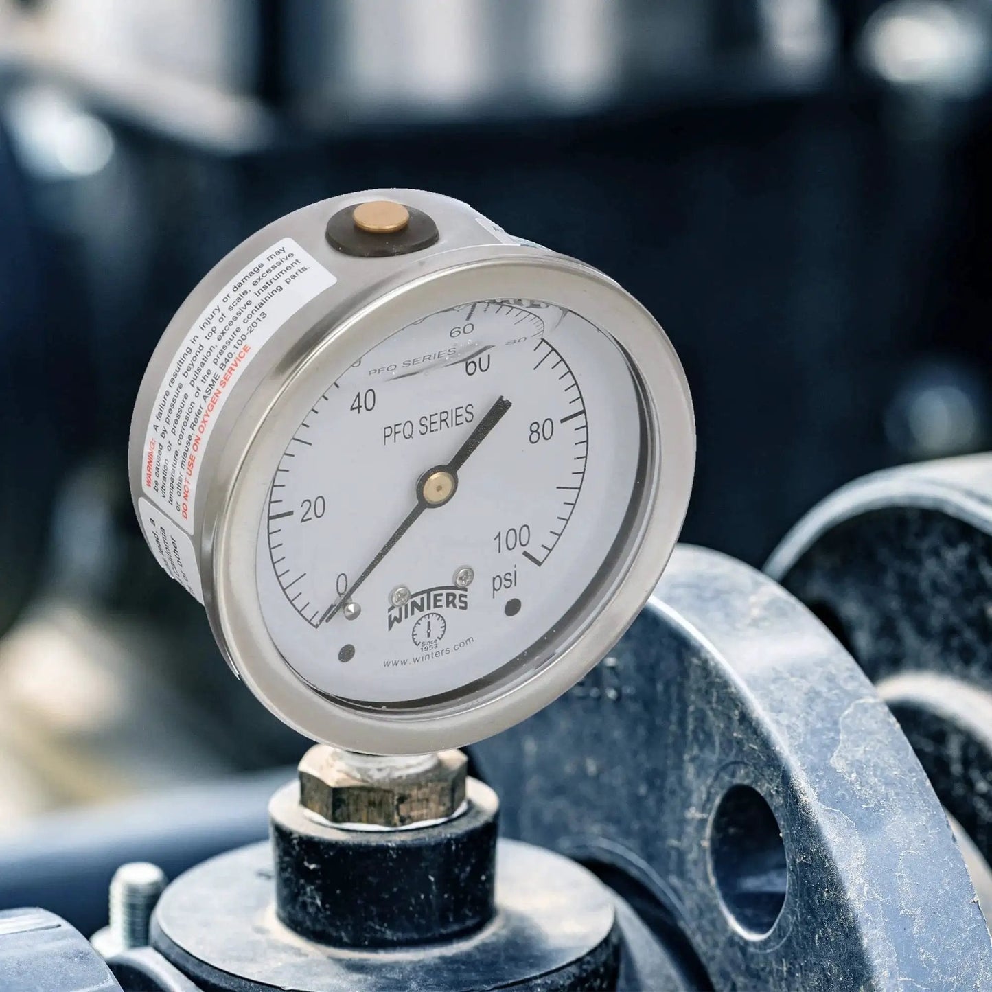 Industrial Grade Two And One Half Inch Dial Liquid Filled Pressure Gauge For Pumps And Compressors, Brass Internals, 304 Stainless Steel Case