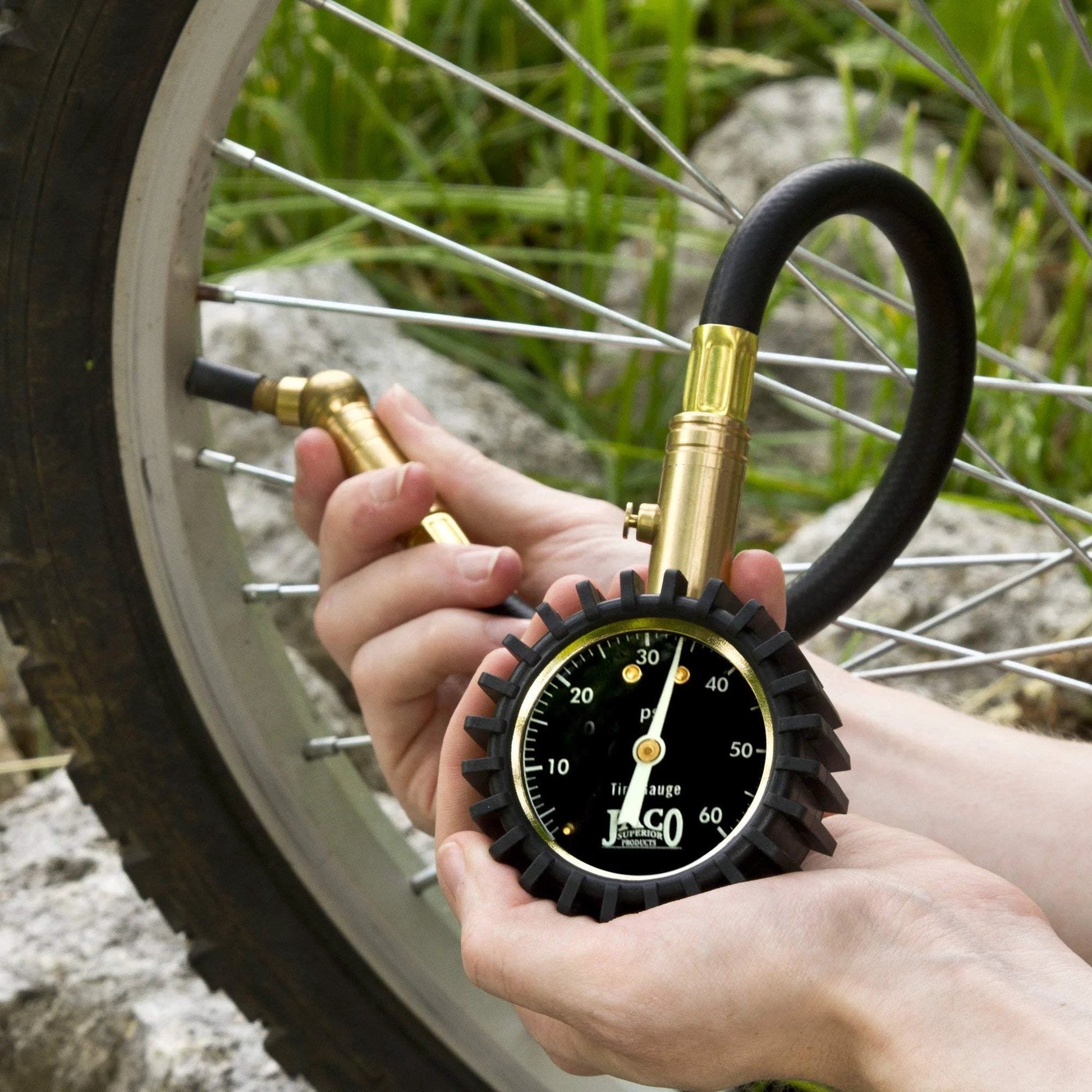 Rugged Brass Tire Pressure Gauge ElitePro 60 PSI No Batteries Needed Mechanic Approved Readings ANSI Certified in use on bike