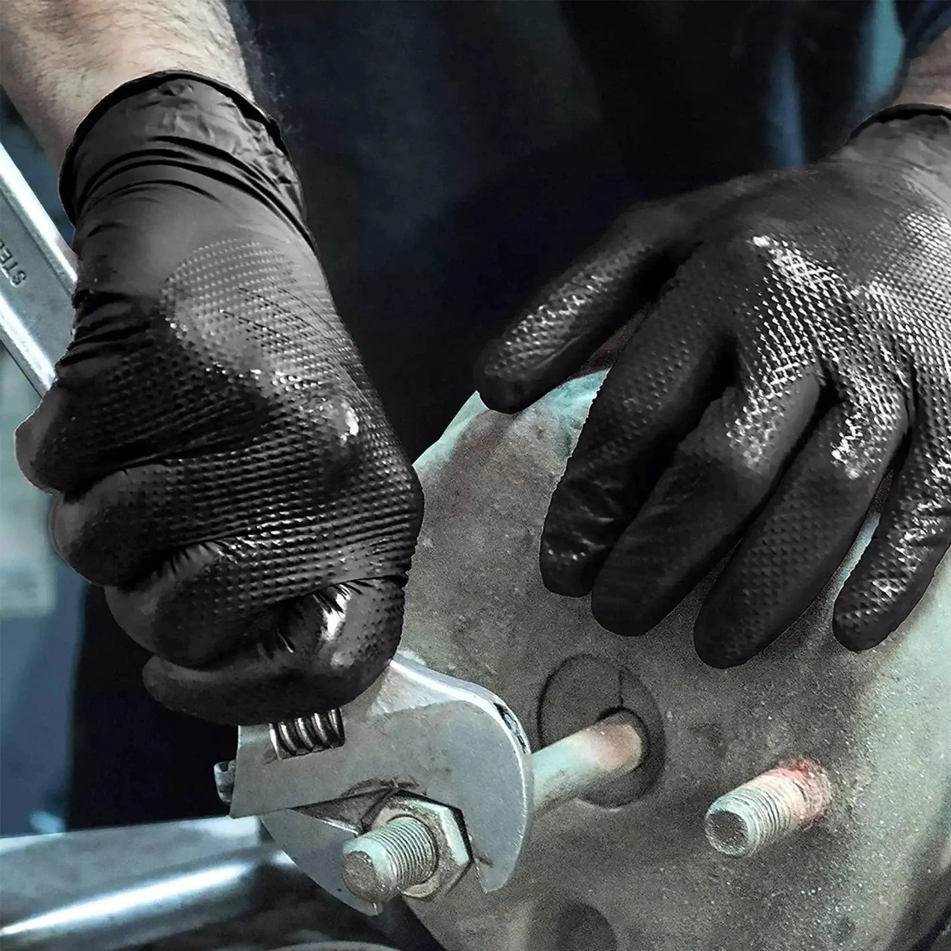 Heavy Duty Black Nitrile Gloves 8 Mil XL With Diamond Texture And Powder Free used by mechanic