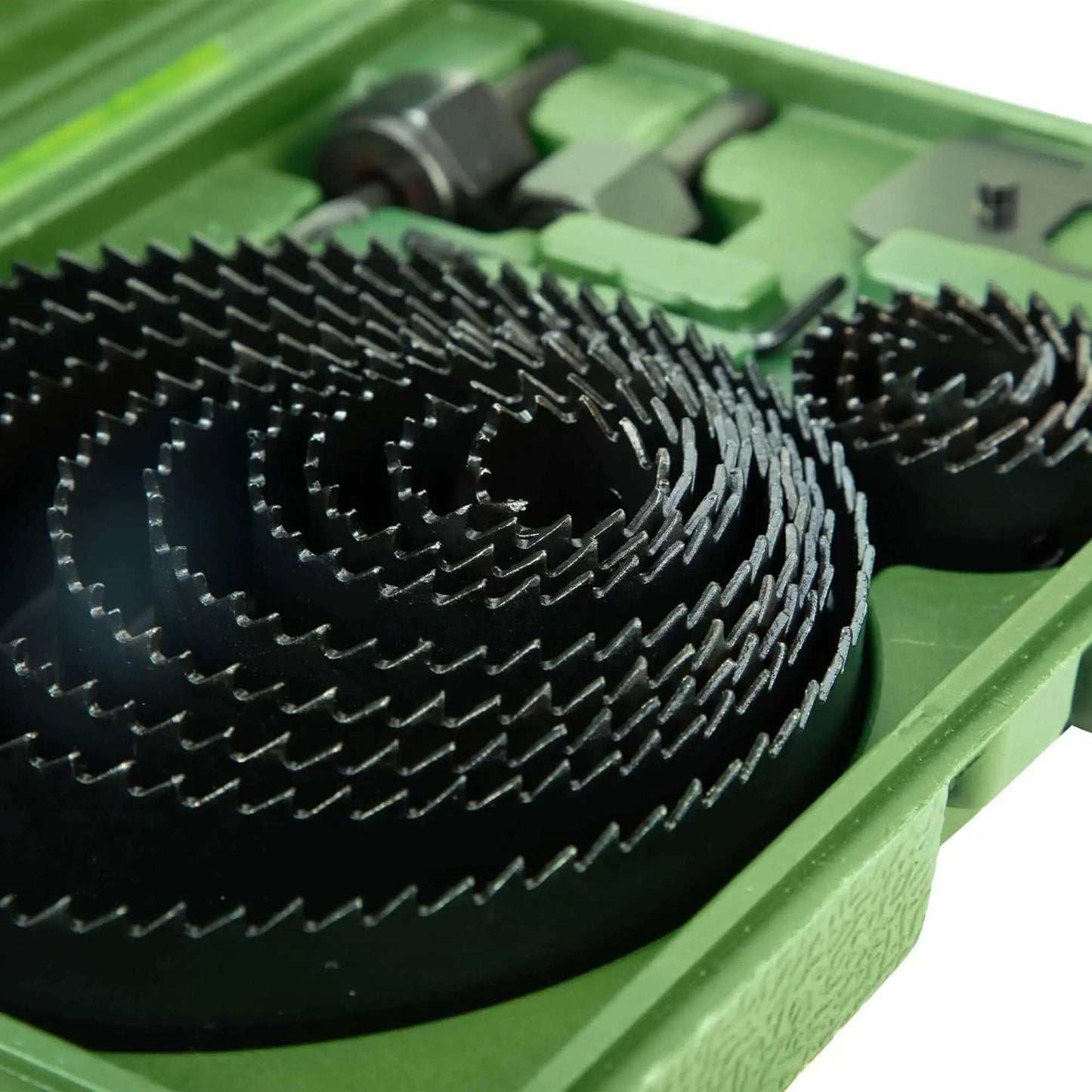 Bi Metal Hole Saw Set With 16 Pieces For Wood PVC And More From Jadever Three Quarters To Five Inch Range Includes Twelve Blades Two Mandrels Drive Plate And Hex Key Pro Grade HSS Bi Metal Construction visible in green case