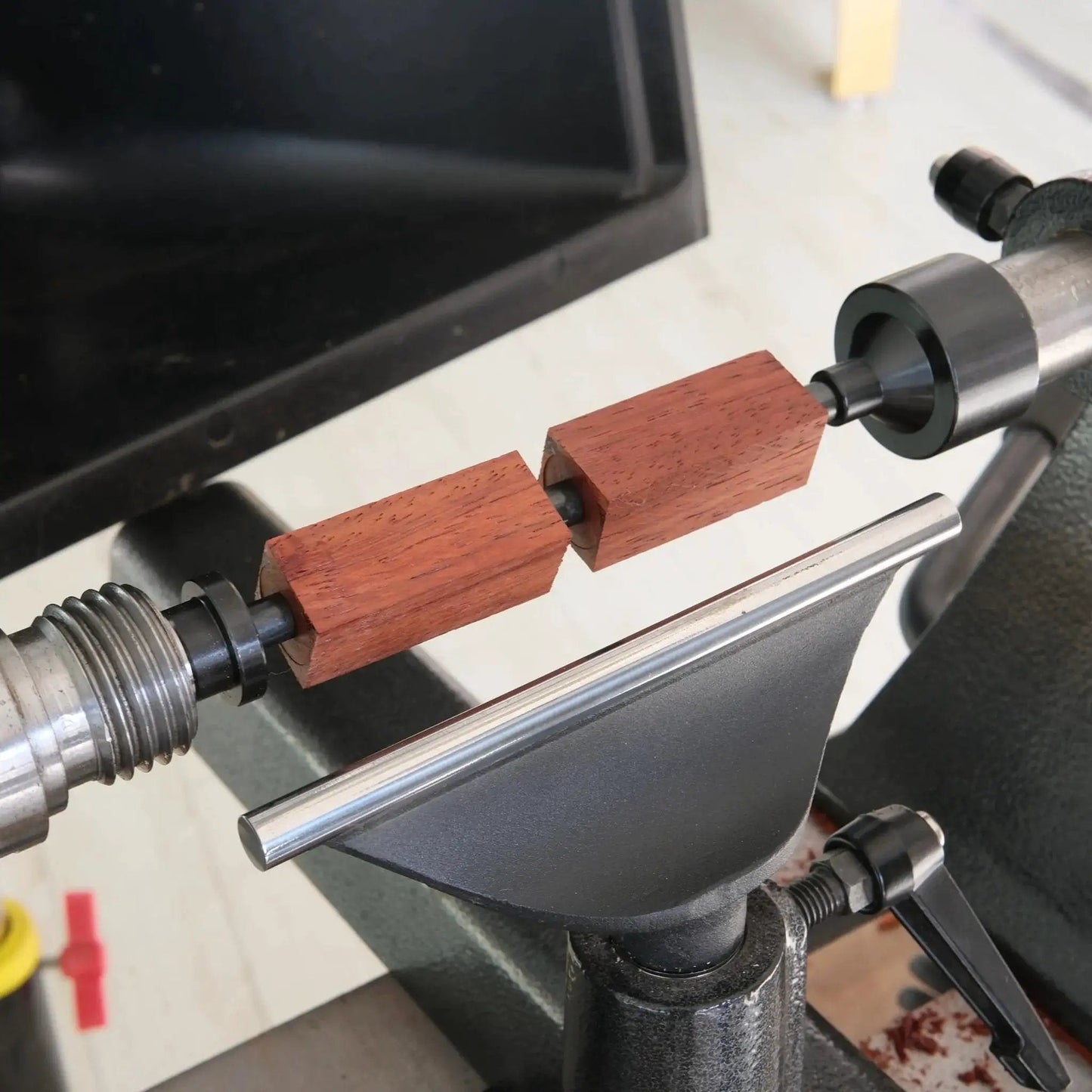 Pen Mandrel Kit MT2 For Woodturning With 5 Bushings And 7mm Drill Bit installed on lathe for precise pen making