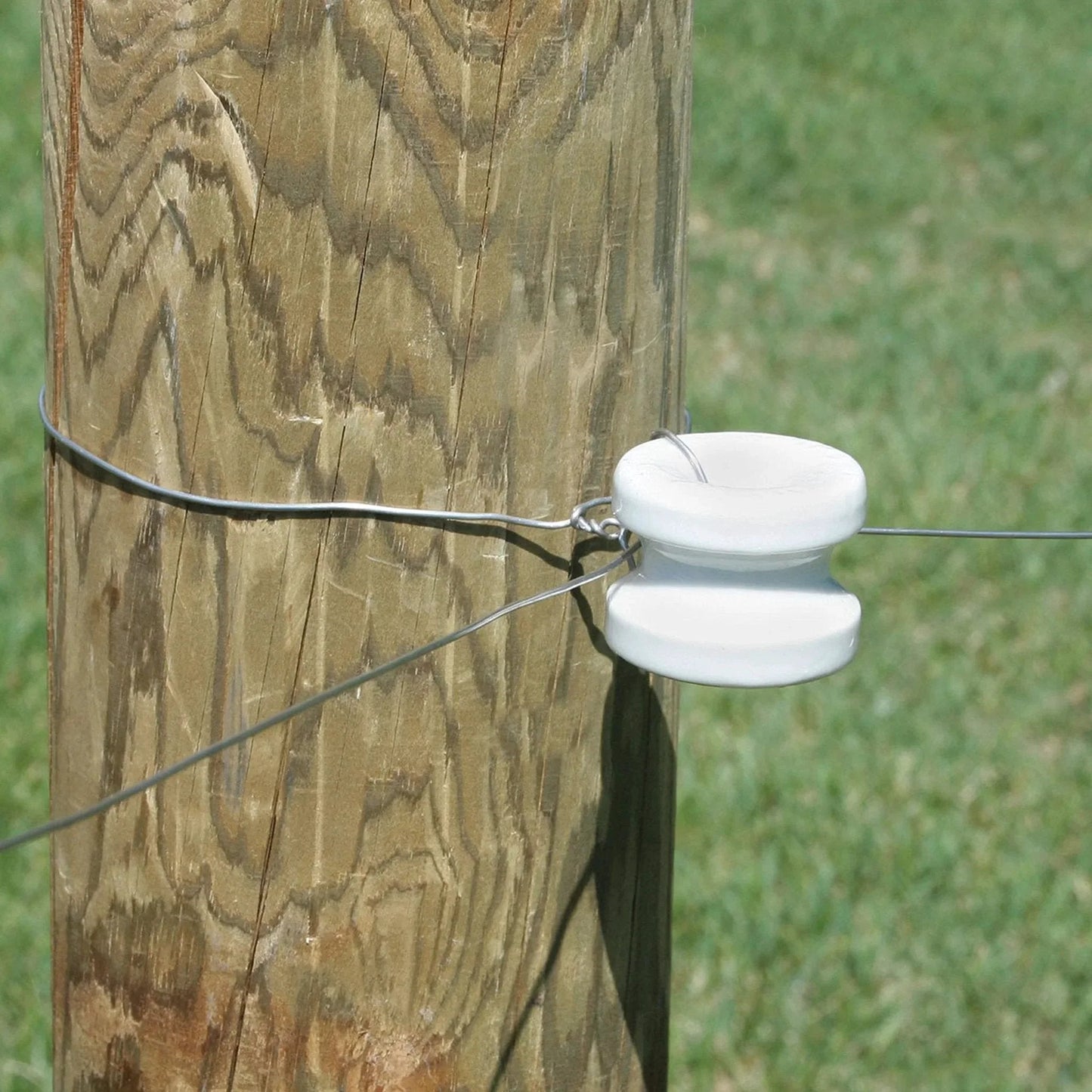 Large Ceramic Corner Post Insulator For Wood Posts That Prevents Energy Loss, Compatible With All Electric Fence Wire, WP36