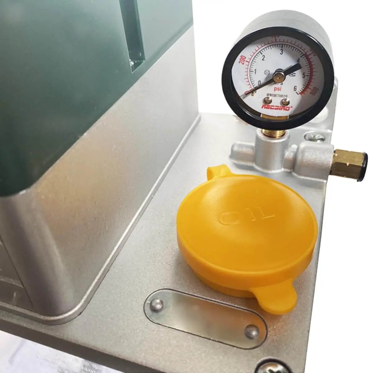 Close-up of 110V Automatic Lubrication Pump With Pressure Gauge For CNC Machines Lathe Milling Tooling, 2L Reservoir