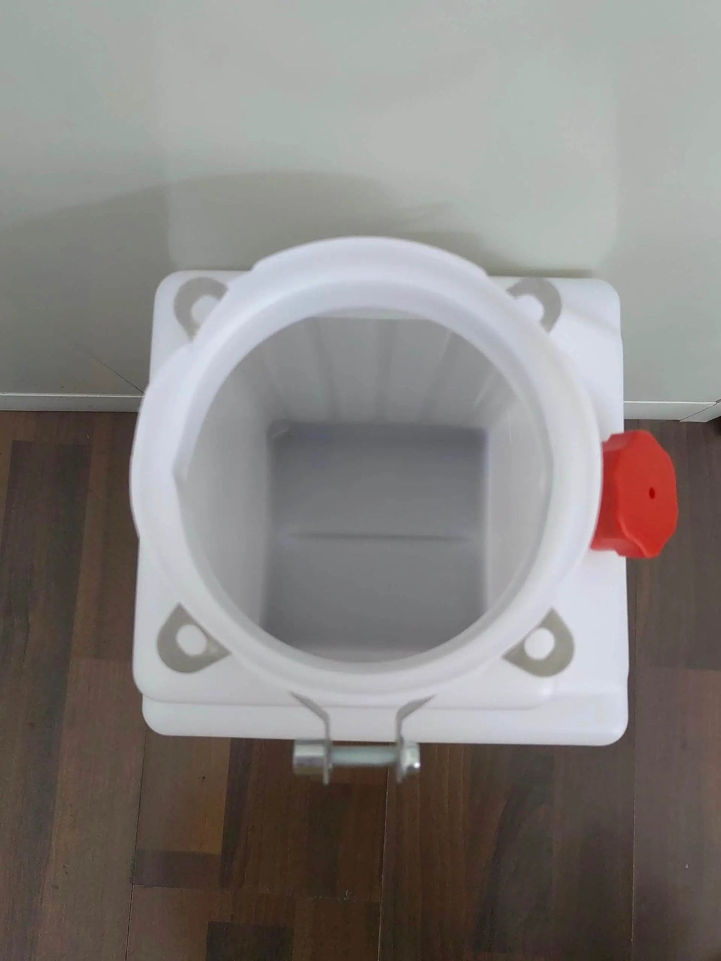 Universal Car Lift Oil Pot Hydraulic Reservoir Tank For Storage And Lifting 13 Liter Capacity 43 Cm Tall Thick Plastic Oil Drum Type B