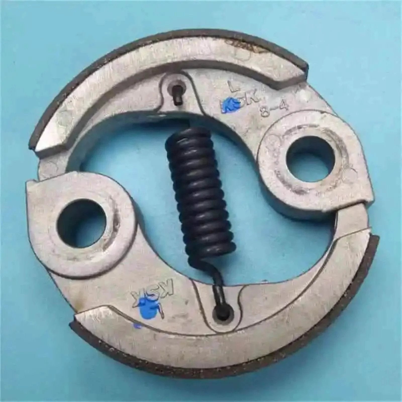Clutch Assy 22000-ZVA-003 for BF2B BF2D BF2.3 Marine & More 4T 2HP 2.3HP outboards shoes spring assembly close-up