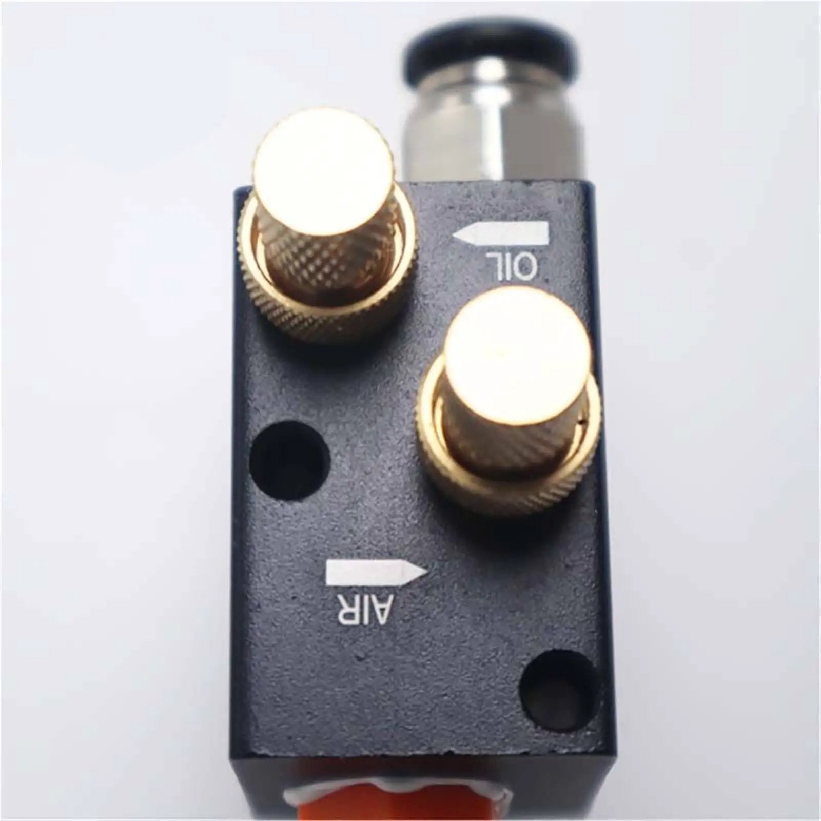CNC Coolant Mist System For Lathe Milling Drill Tools Lubrication Spray Unit, top view of adjustment knobs for oil and air flow