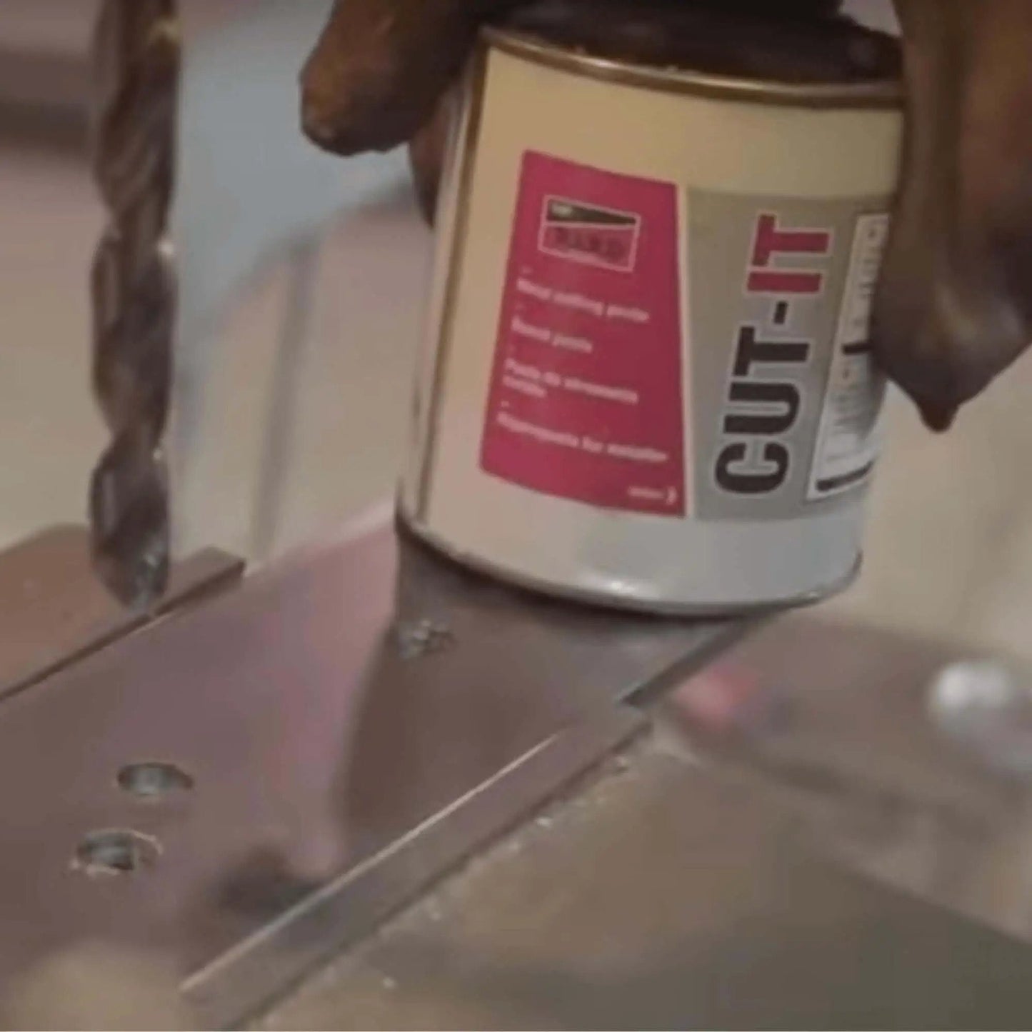 Heavy Duty Metal Drilling Fluid For Aluminum And Stainless Steel That Keeps Your Bits Cool Extends Tool Life used on metal drill
