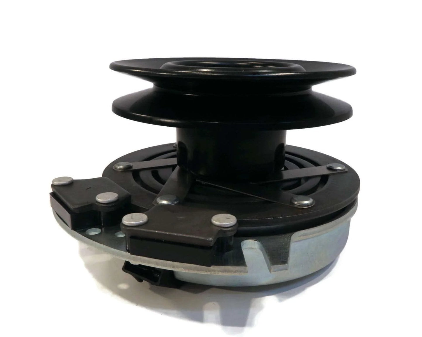 Side view of Electric PTO Clutch for Cub Cadet Series RZT42 B&S Intek, RZT42 Kohler 17AA5B4G showing pulley and bearing.