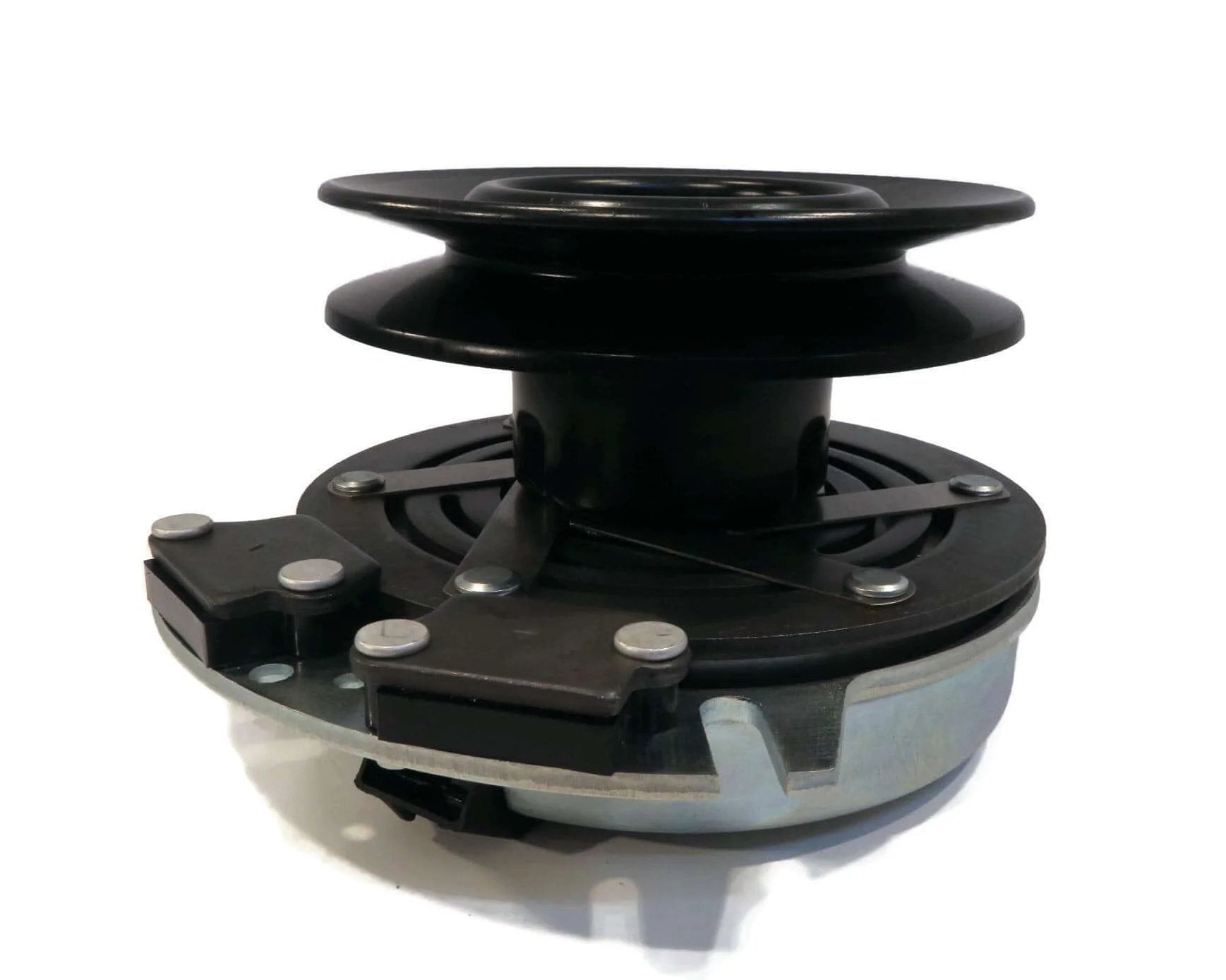 Side view of Electric PTO Clutch for Cub Cadet Series RZT42 B&S Intek, RZT42 Kohler 17AA5B4G showing pulley and bearing.