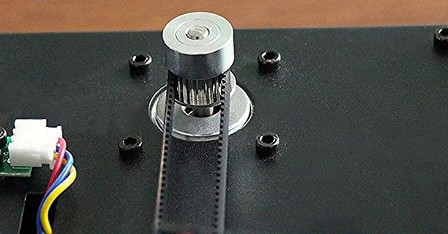 Installed GT2 20 Tooth Aluminum Timing Belt Pulley with 5mm Bore for 6mm Wide Belts on a machine, showing high precision machined fit.