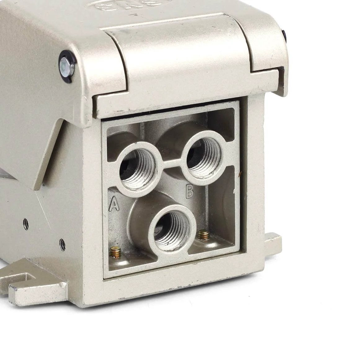 Close-up view of 1/4" NPT Latching Pneumatic Foot Operated Pedal Valve Switch 5 Way 2 Position with Protective Shield FOV-N320AC ports.