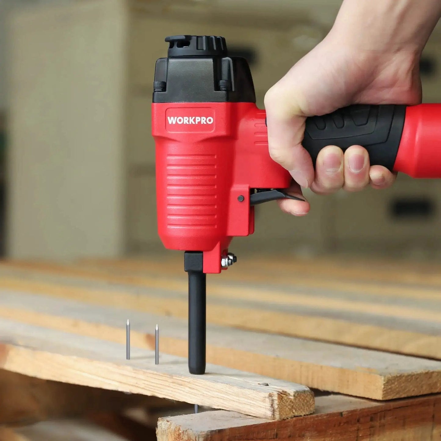 Pneumatic Nail Remover And Denailer For Wood Work Pieces Heavy Duty Punch Nailer Puller 60 To 100 PSI With 6mm Nose in use on wood
