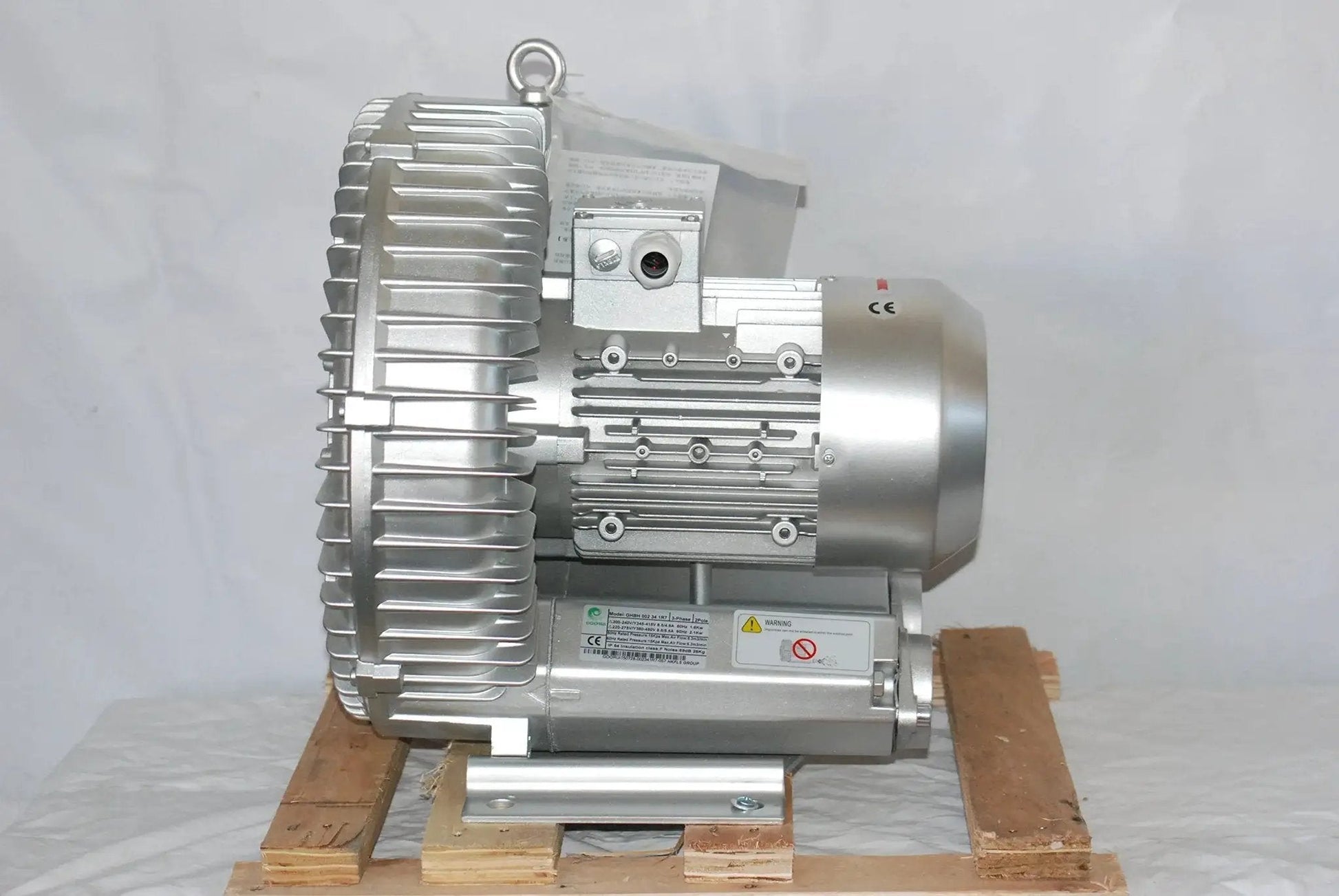 Side view of efficient 2.8 HP regenerative blower delivers 221 CFM airflow with 64 inH2O vacuum and 60 inH2O pressure, oil-free