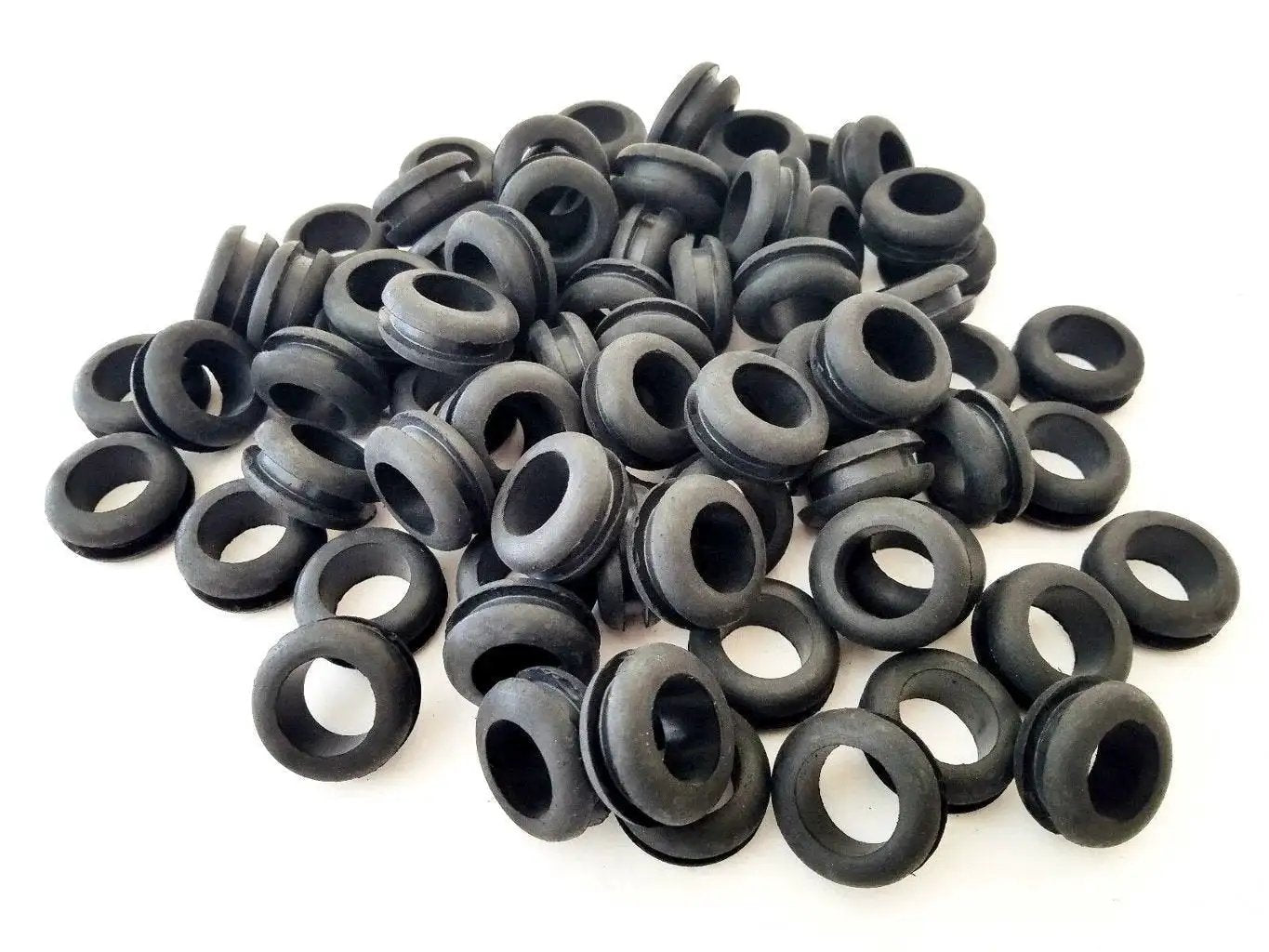 Keep cables safe and organized with this 25-pack of 3/4 inch inside diameter rubber grommets with a 3/16 inch groove designed for 1 inch holes